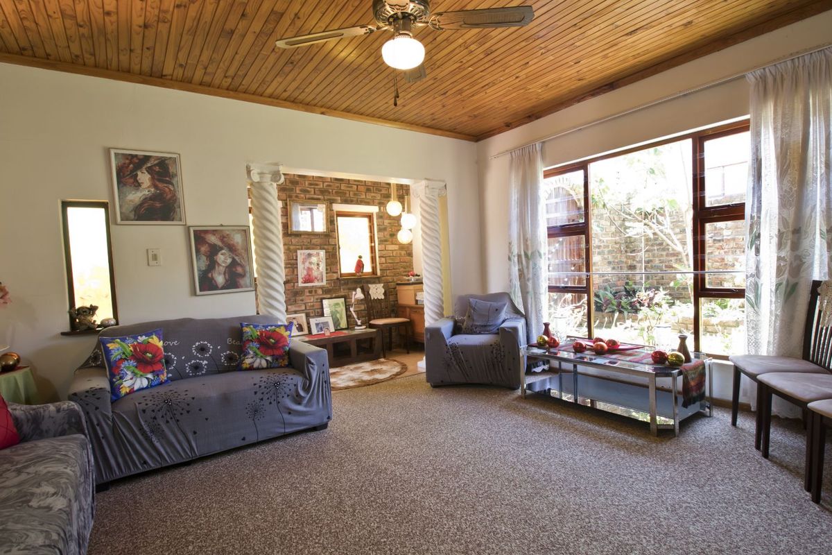 House For Sale in Bayview - Photo 2