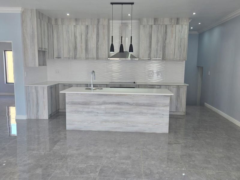 House For Sale in Mount Royal Golf Estate - Photo 5