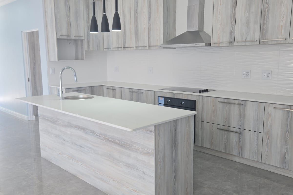 House For Sale in Mount Royal Golf Estate - Photo 2