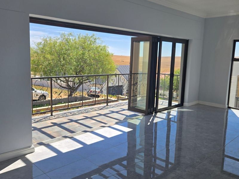 House For Sale in Mount Royal Golf Estate - Photo 9