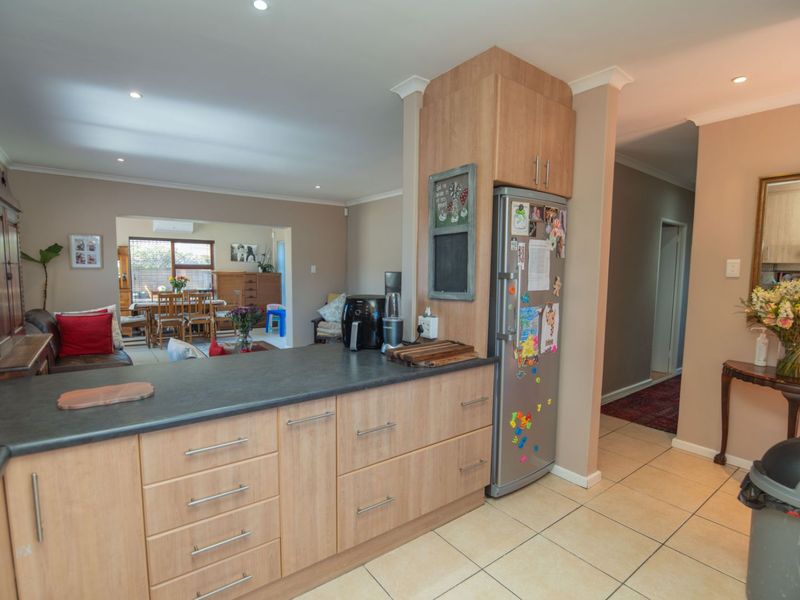 Townhouse For Sale in Lorraine - Photo 10