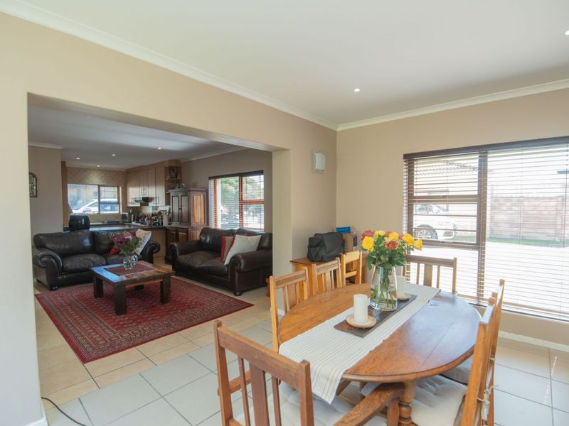 Townhouse For Sale in Lorraine - Photo 7