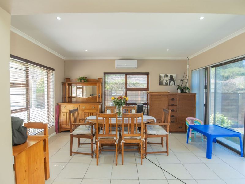 Townhouse For Sale in Lorraine - Photo 6