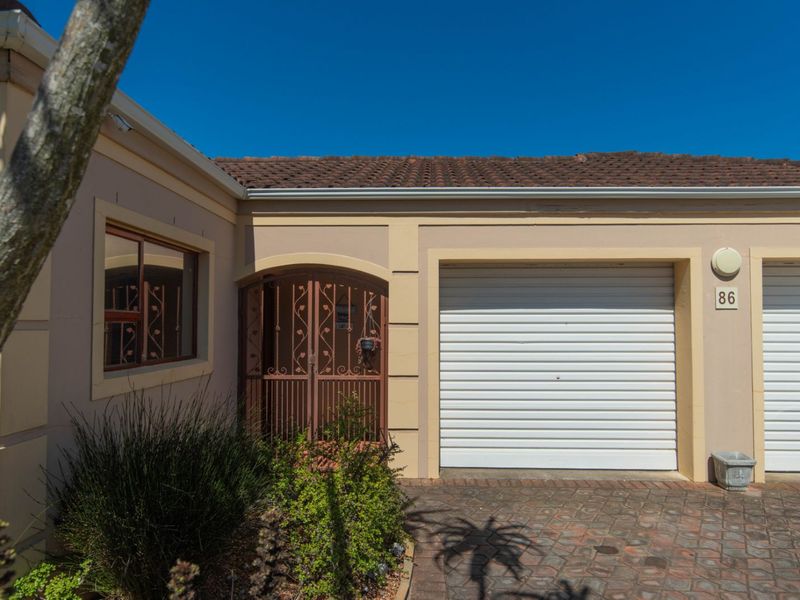 Townhouse For Sale in Lorraine - Photo 2