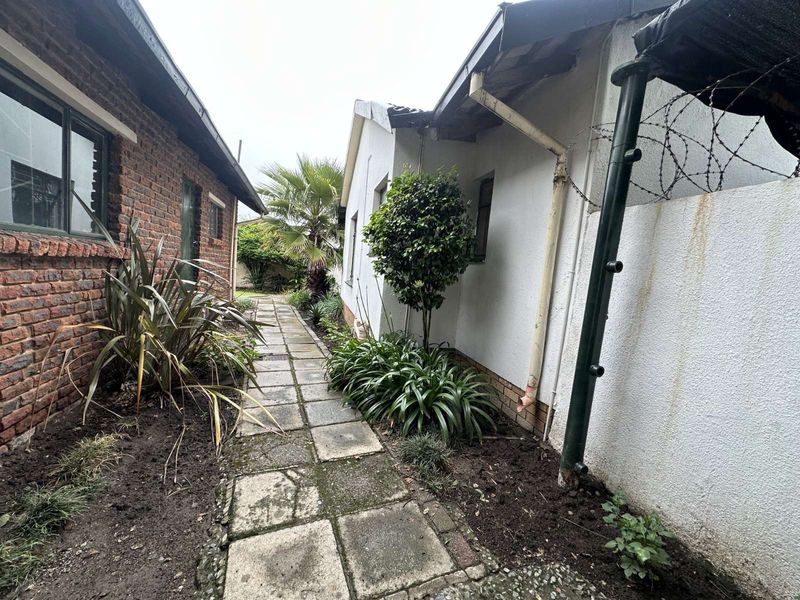 House For Sale in Sunset Park - Photo 8