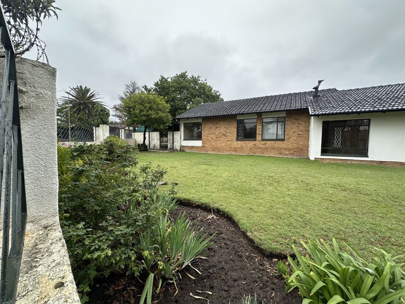 House For Sale in Sunset Park - Photo 2