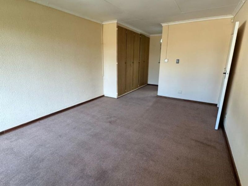 House For Sale in Sunset Park - Photo 10