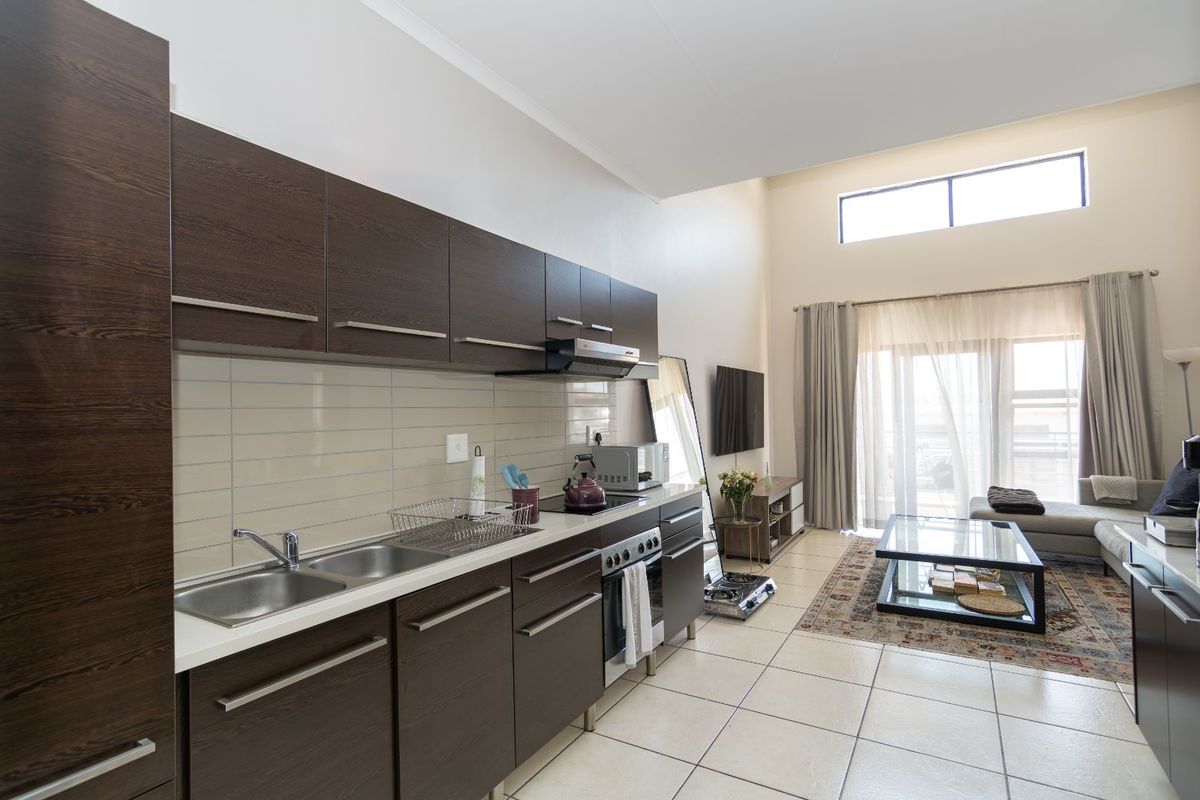 Apartment For Sale in Greenstone Hill - Photo 3