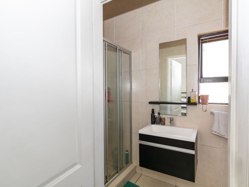 Apartment For Sale in Greenstone Hill - Photo 9