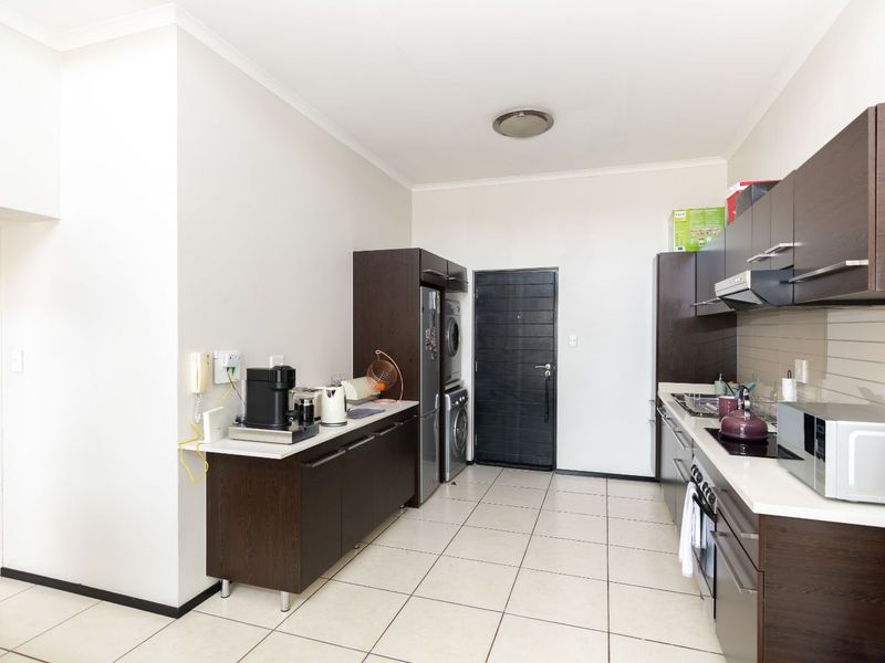 Apartment For Sale in Greenstone Hill - Photo 5