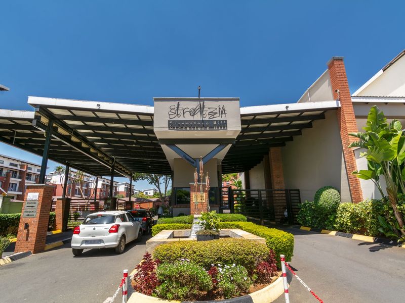 Apartment For Sale in Greenstone Hill - Photo 1