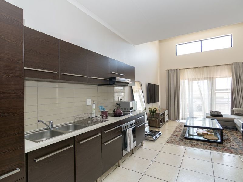 Apartment For Sale in Greenstone Hill - Photo 3