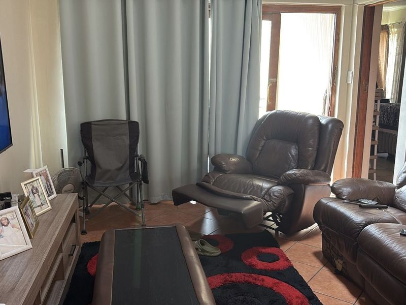 Apartment For Sale in Montana - Photo 2