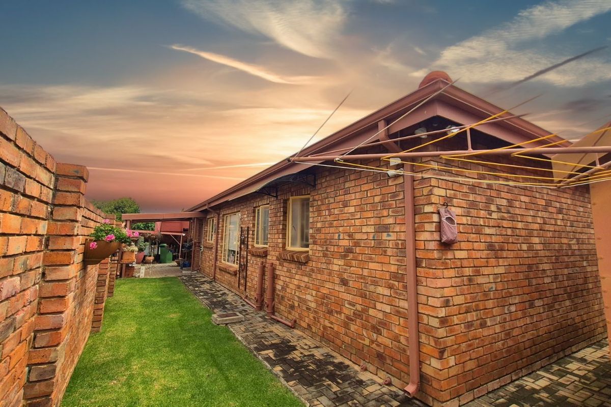 House For Sale in Rietvalleirand - Photo 4