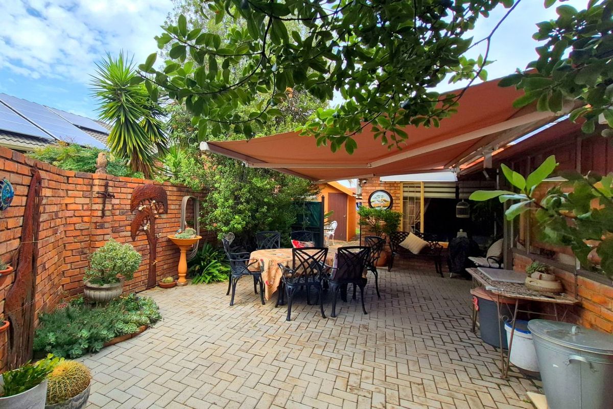 House For Sale in Rietvalleirand - Photo 5