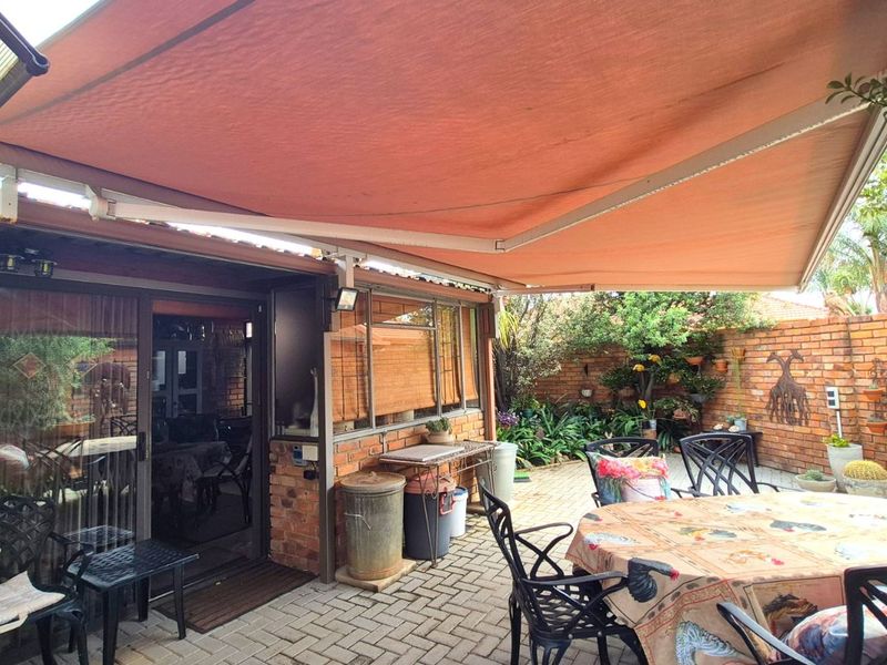 House For Sale in Rietvalleirand - Photo 7