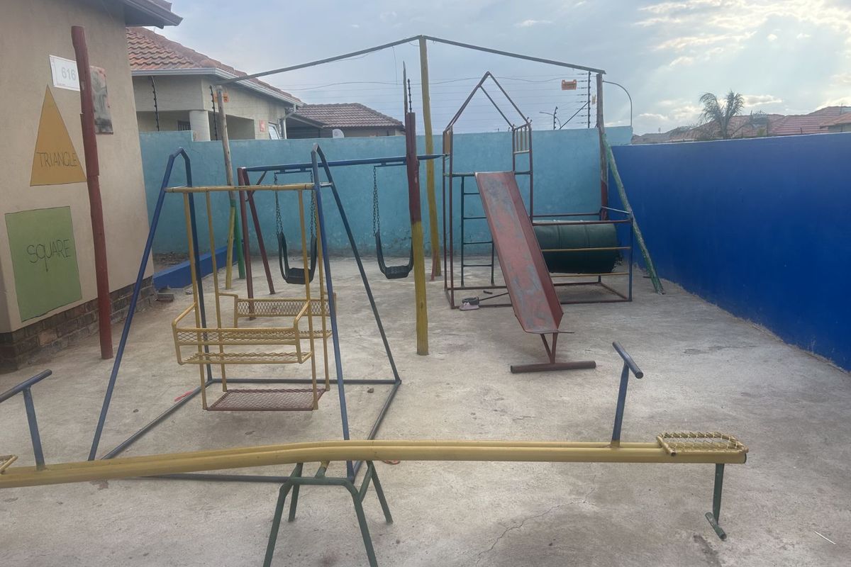 House For Sale in Southern Gateway - Photo 2