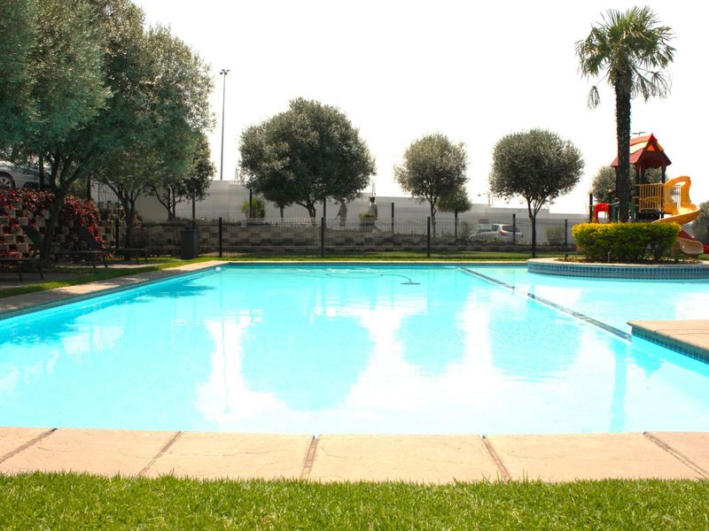 Apartment For Sale in Bryanston - Photo 1