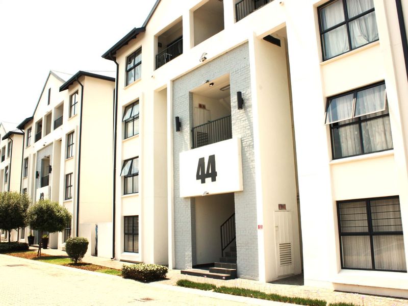 Apartment For Sale in Bryanston - Photo 3