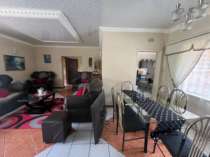 House For Sale in Burgersfort Central - Photo 4