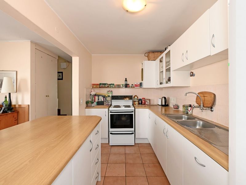 Townhouse For Sale in Kenilworth - Photo 9