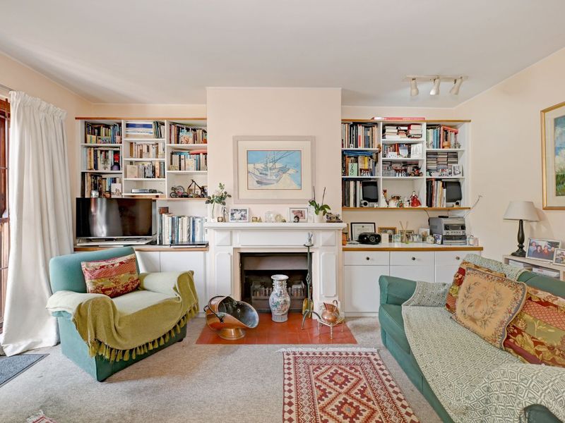 Townhouse For Sale in Kenilworth - Photo 5