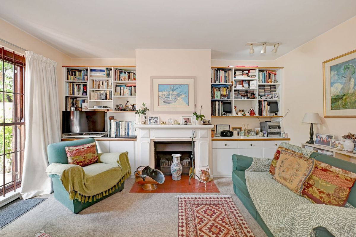 Townhouse For Sale in Kenilworth - Photo 5