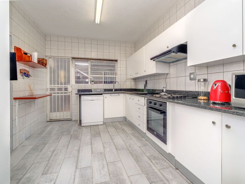 Townhouse For Sale in Fairland - Photo 2