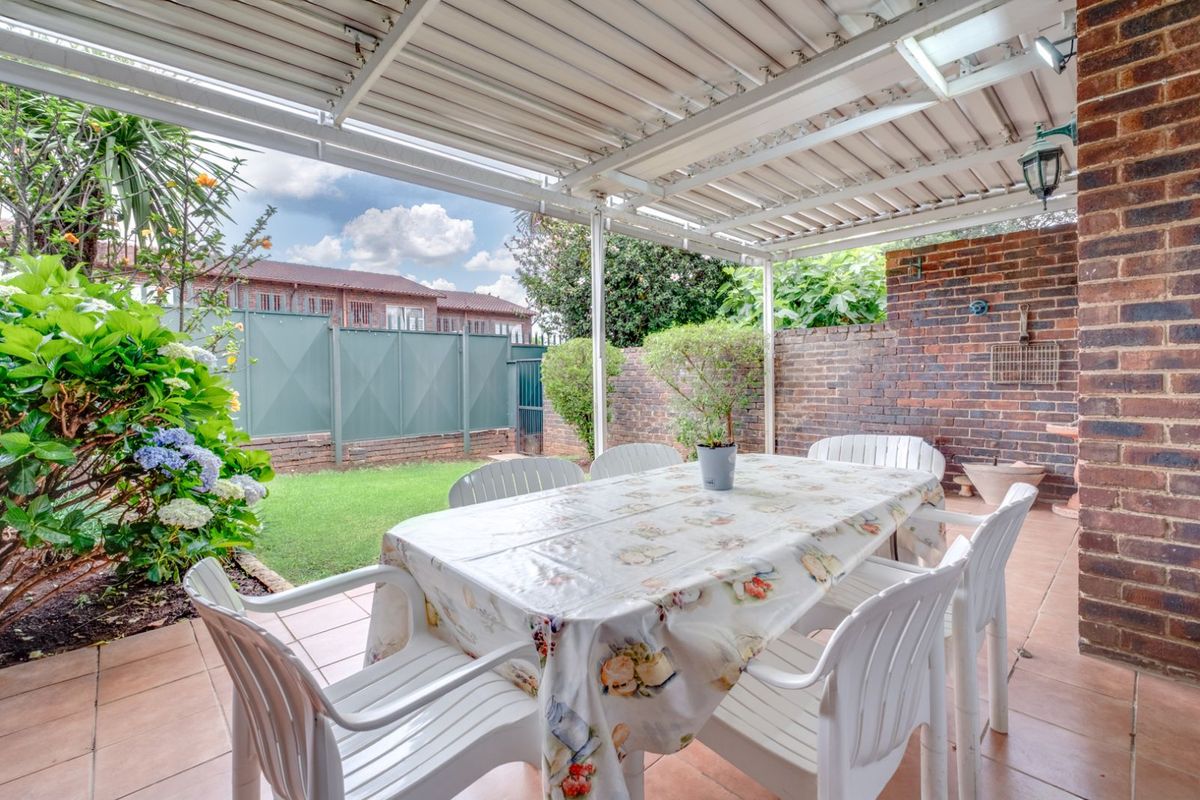 Townhouse For Sale in Fairland - Photo 5