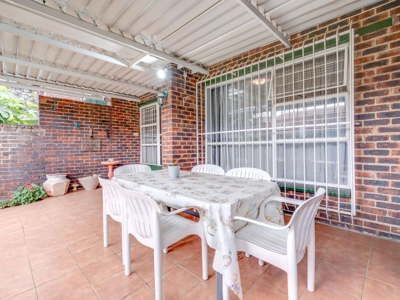 Townhouse For Sale in Fairland - Photo 4