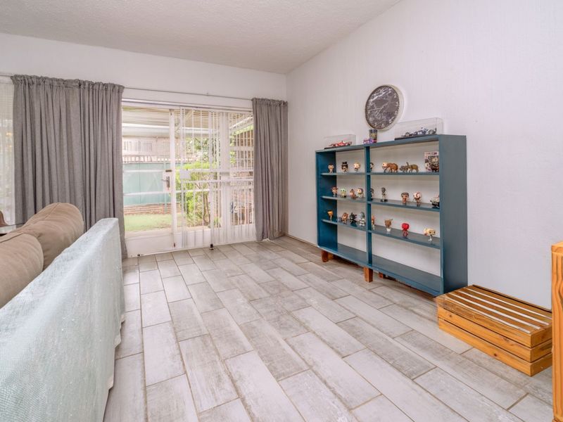 Townhouse For Sale in Fairland - Photo 9