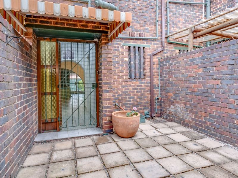 Townhouse For Sale in Fairland - Photo 7