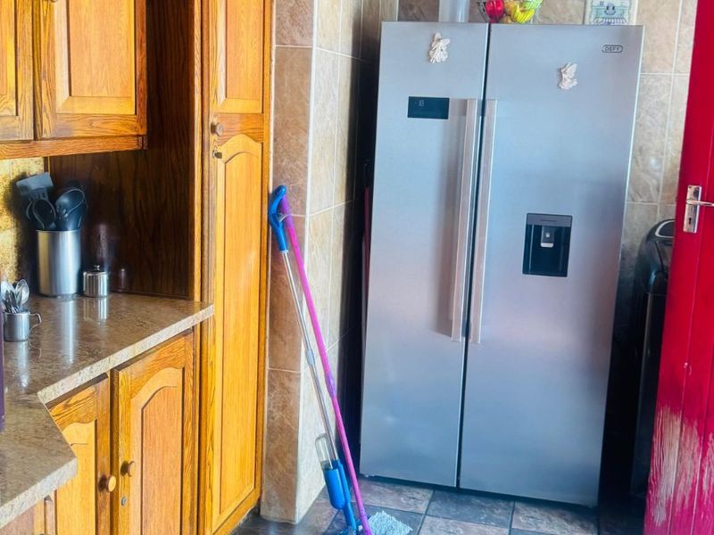 House For Sale in Selcourt - Photo 6