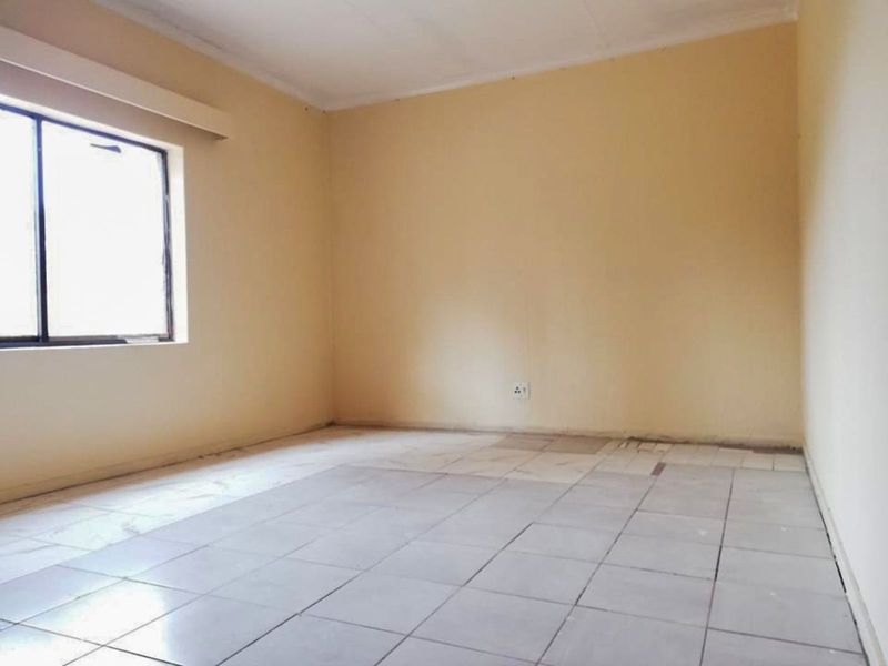 House For Sale in Observatory - Photo 7