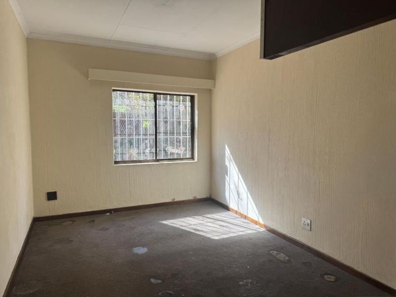 House For Sale in Observatory - Photo 8