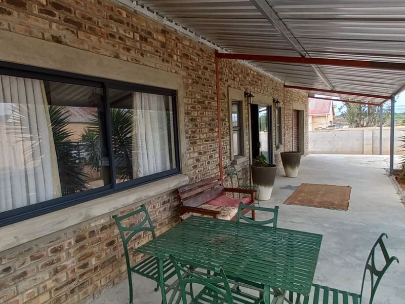 House For Sale in Calitzdorp Central - Photo 3