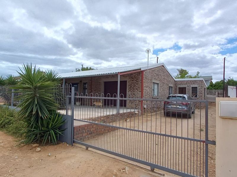 House For Sale in Calitzdorp Central - Photo 4