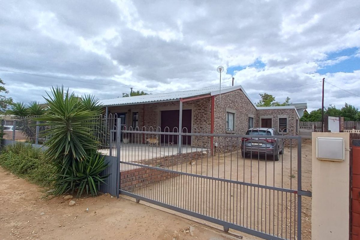 House For Sale in Calitzdorp Central - Photo 4