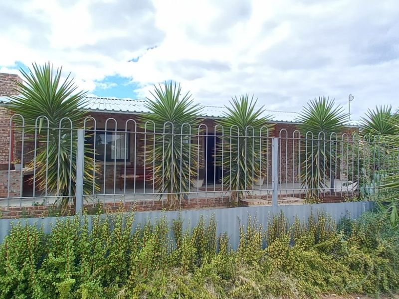 House For Sale in Calitzdorp Central - Photo 5