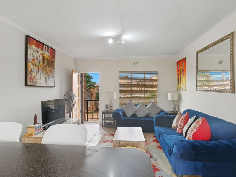 Apartment For Sale in Strubensvallei - Photo 3