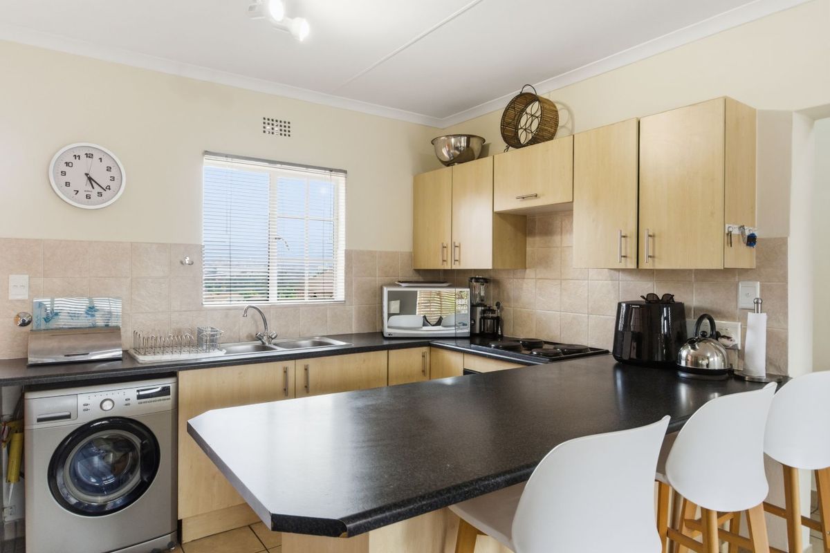 Apartment For Sale in Strubensvallei - Photo 5