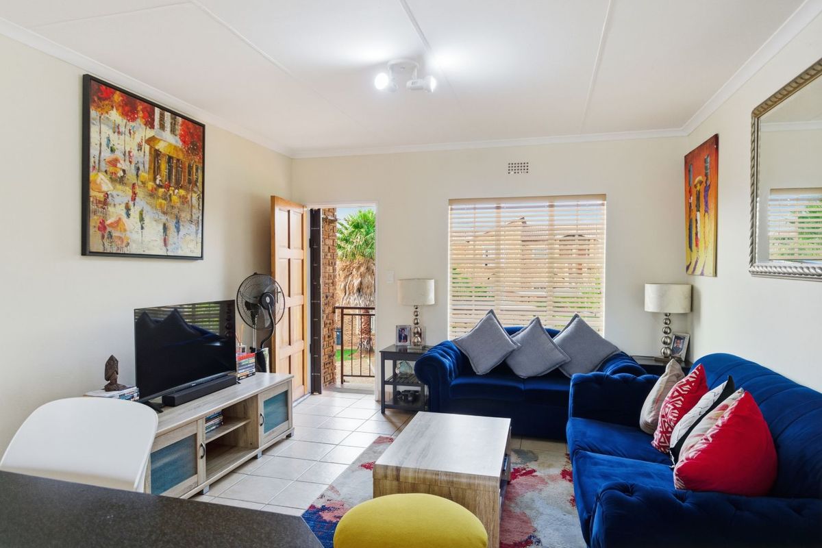 Apartment For Sale in Strubensvallei - Photo 2