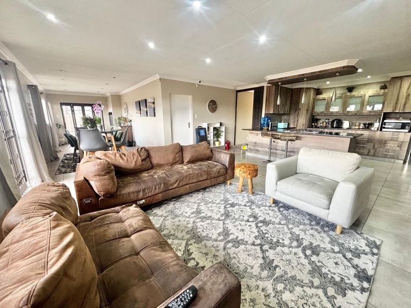 House For Sale in Noordrand - Photo 6