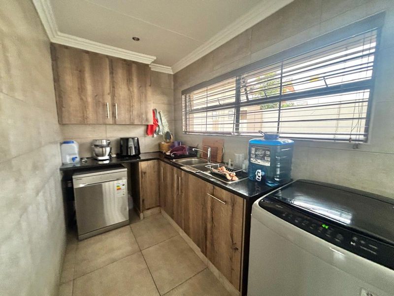 House For Sale in Noordrand - Photo 5