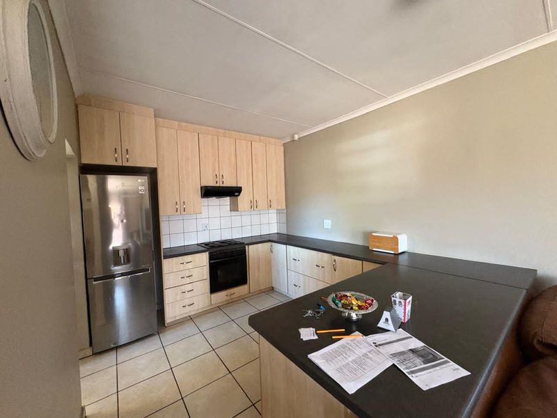 Townhouse For Sale in Riviera - Photo 8