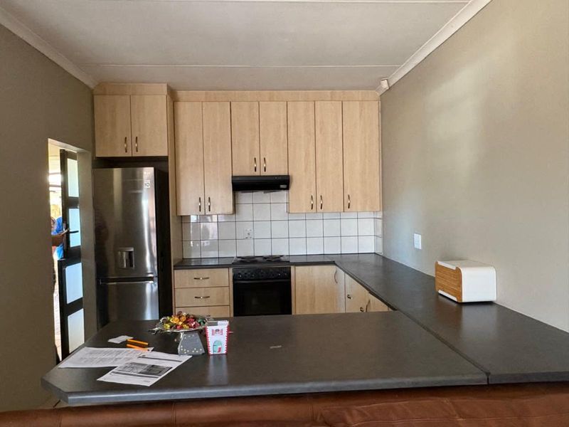 Townhouse For Sale in Riviera - Photo 6