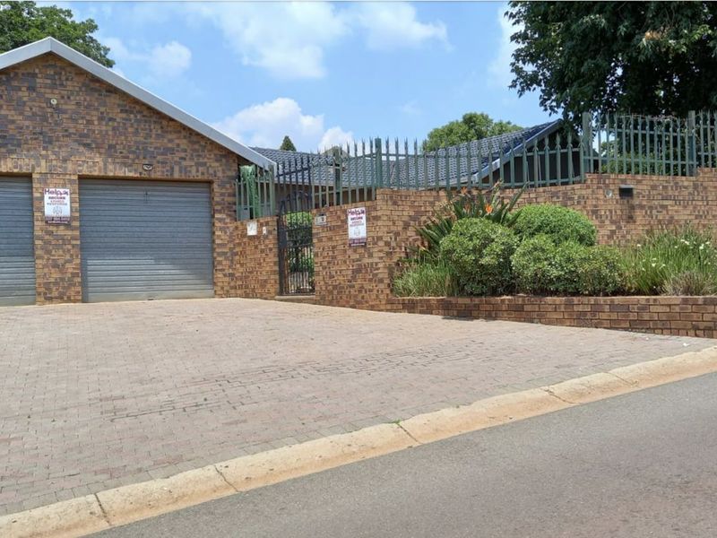 House For Sale in Wilro Park - Photo 2