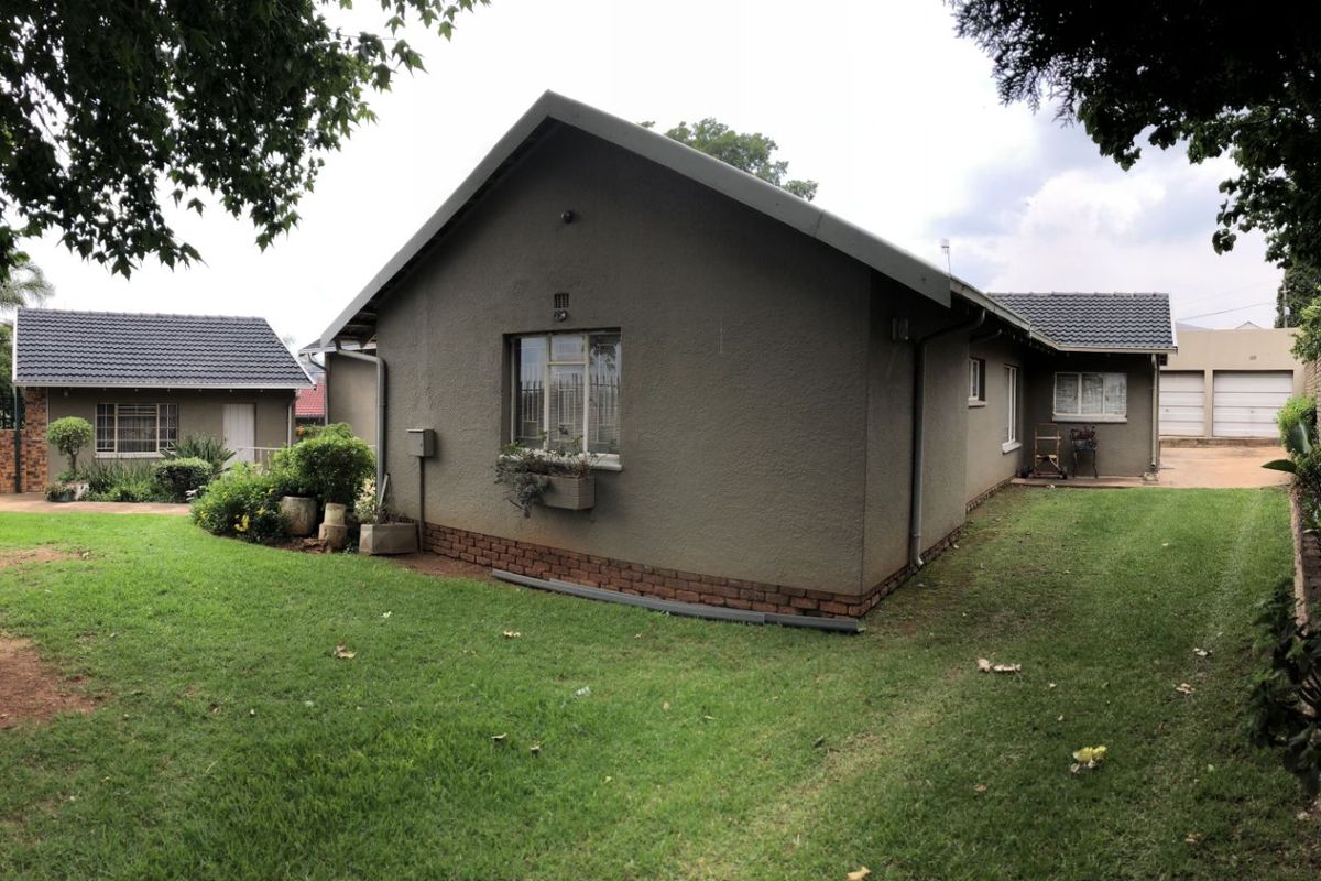 House For Sale in Wilro Park - Photo 4