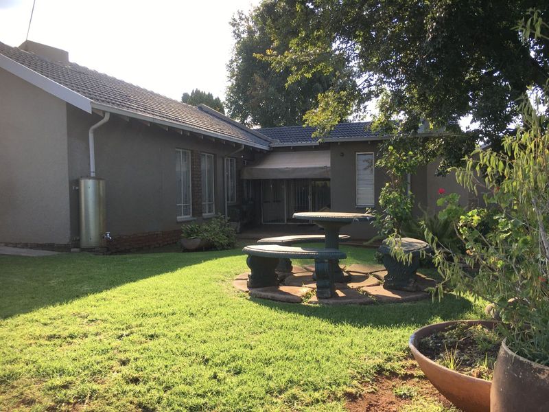 House For Sale in Wilro Park - Photo 7