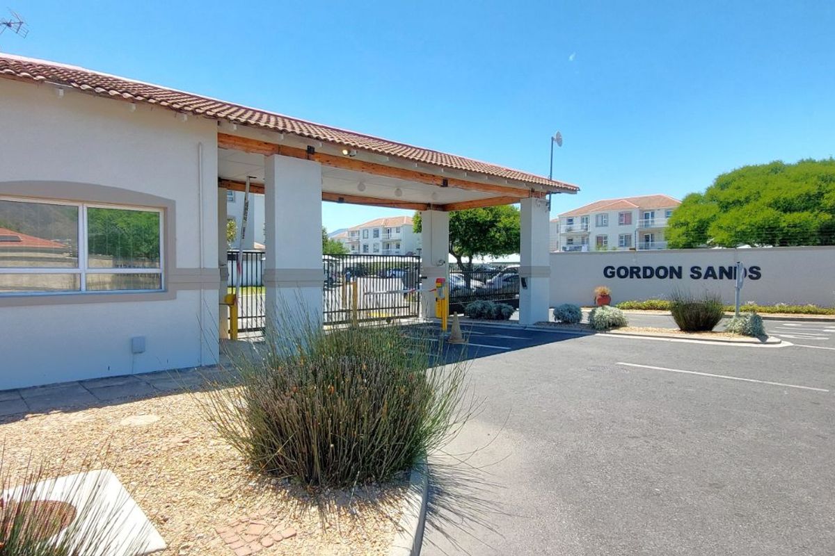 Apartment For Sale in Whispering Pines - Photo 2